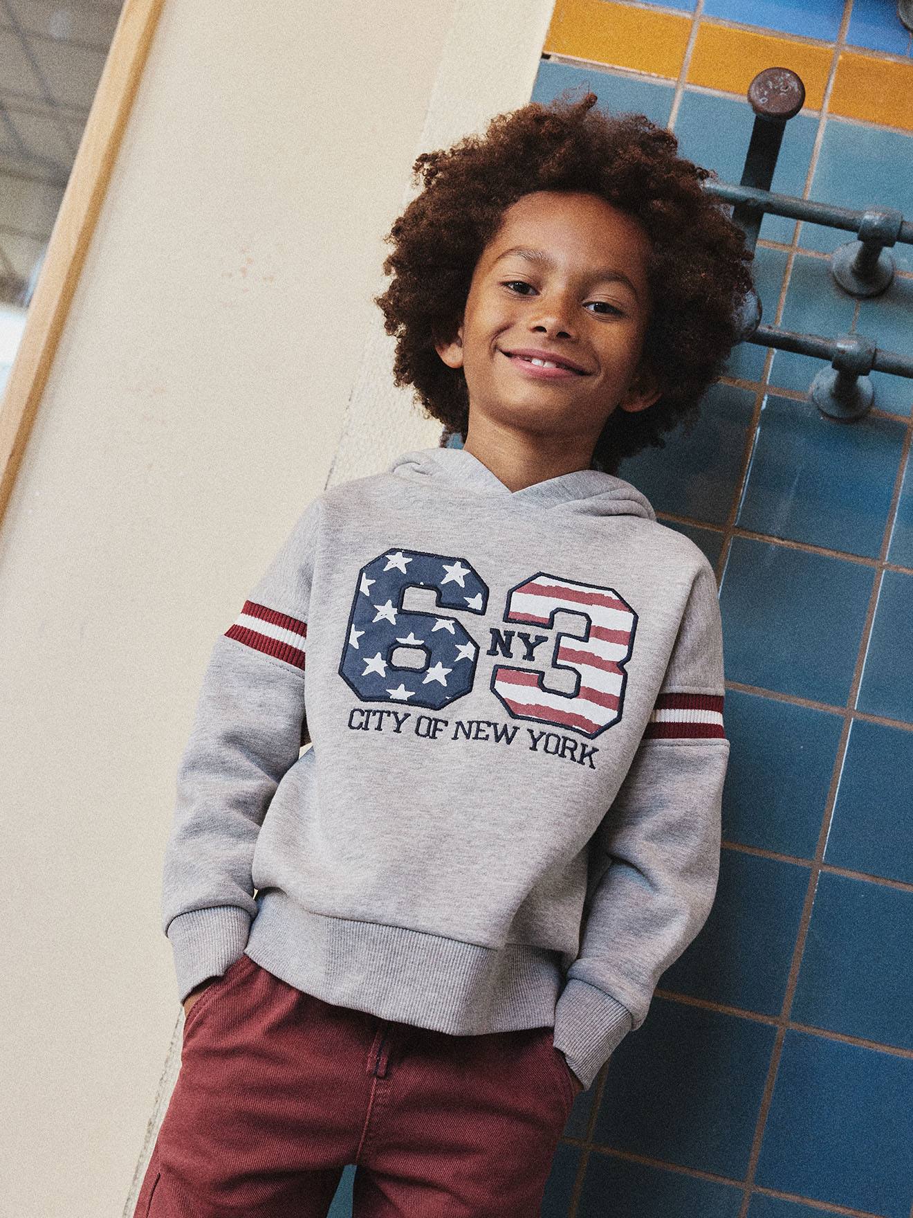 Jungen Kapuzensweatshirt mit Print NY City, Recycling-Polyester grau Gr. 86 von vertbaudet