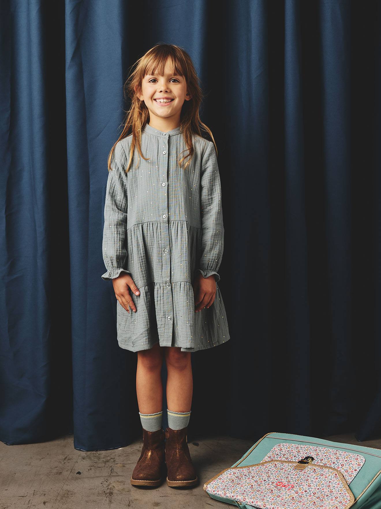 Mädchen Musselinkleid mit goldenen Tupfen salbeigrün Gr. 116 von vertbaudet