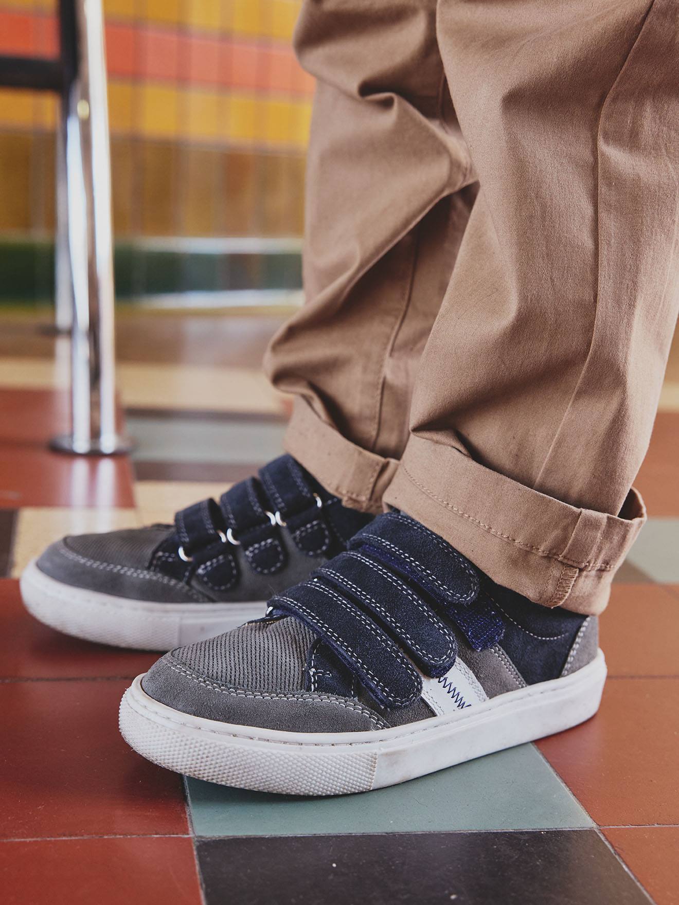 Kinder Leder-Sneakers mit Klett & Kontraststreifen set grau Gr. 37 von vertbaudet