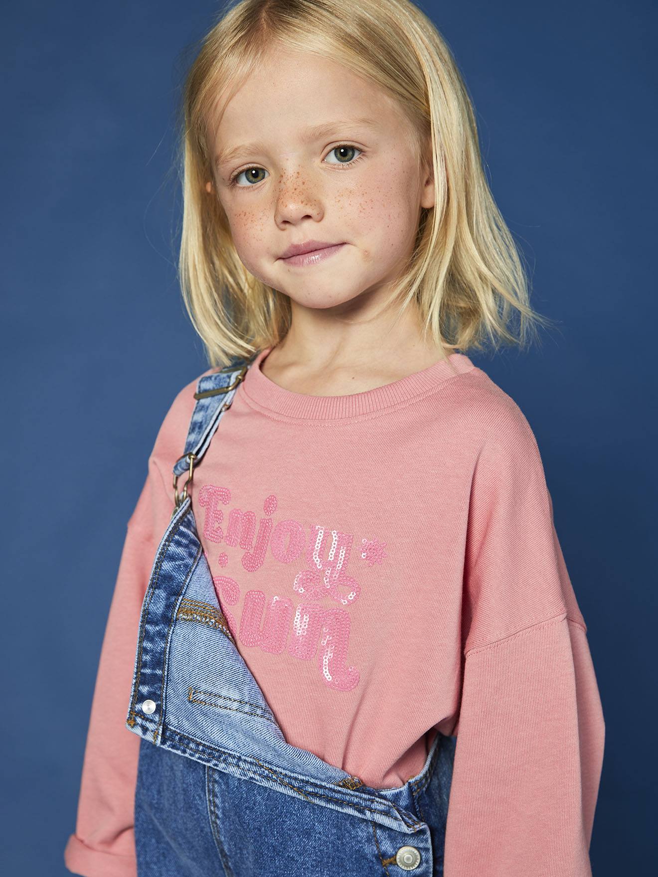 Mädchen Cropped-Shirt mit Pailletten-Schriftzug & Recycling-Baumwolle rosa Gr. 110 von vertbaudet