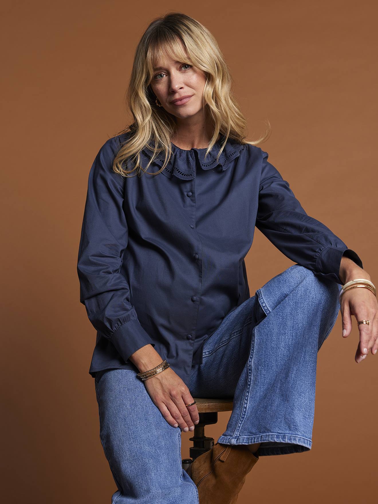 Bluse Schwangerschaft & Stillzeit mit Volant aus Lochstickerei ENVIE DE FRAISE, Bio-Baumwolle nachtblau Gr. 42