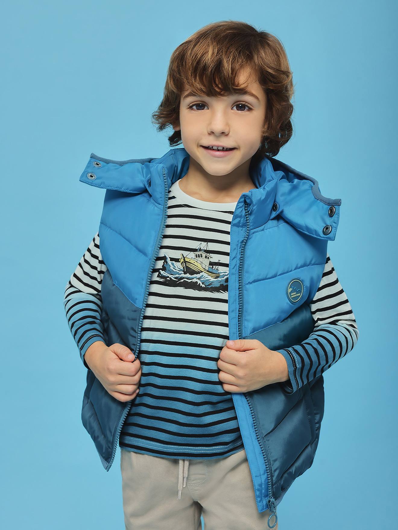 Thumbnail - Jungen Steppweste mit abnehmbarer Kapuze BLUE SEVEN