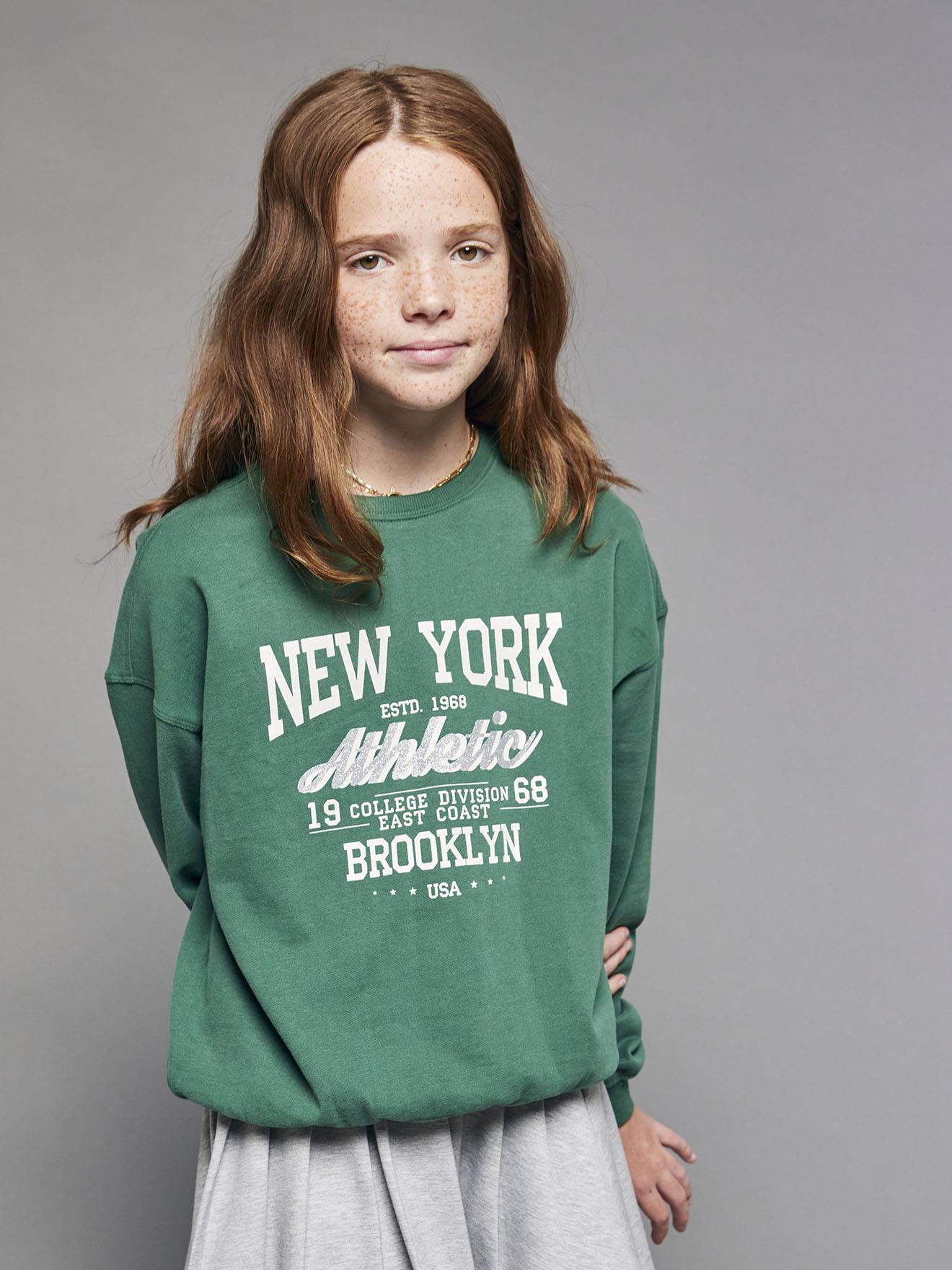 Oversize-Sweatshirt mit New-York-Motiv und Glitzer-Details
