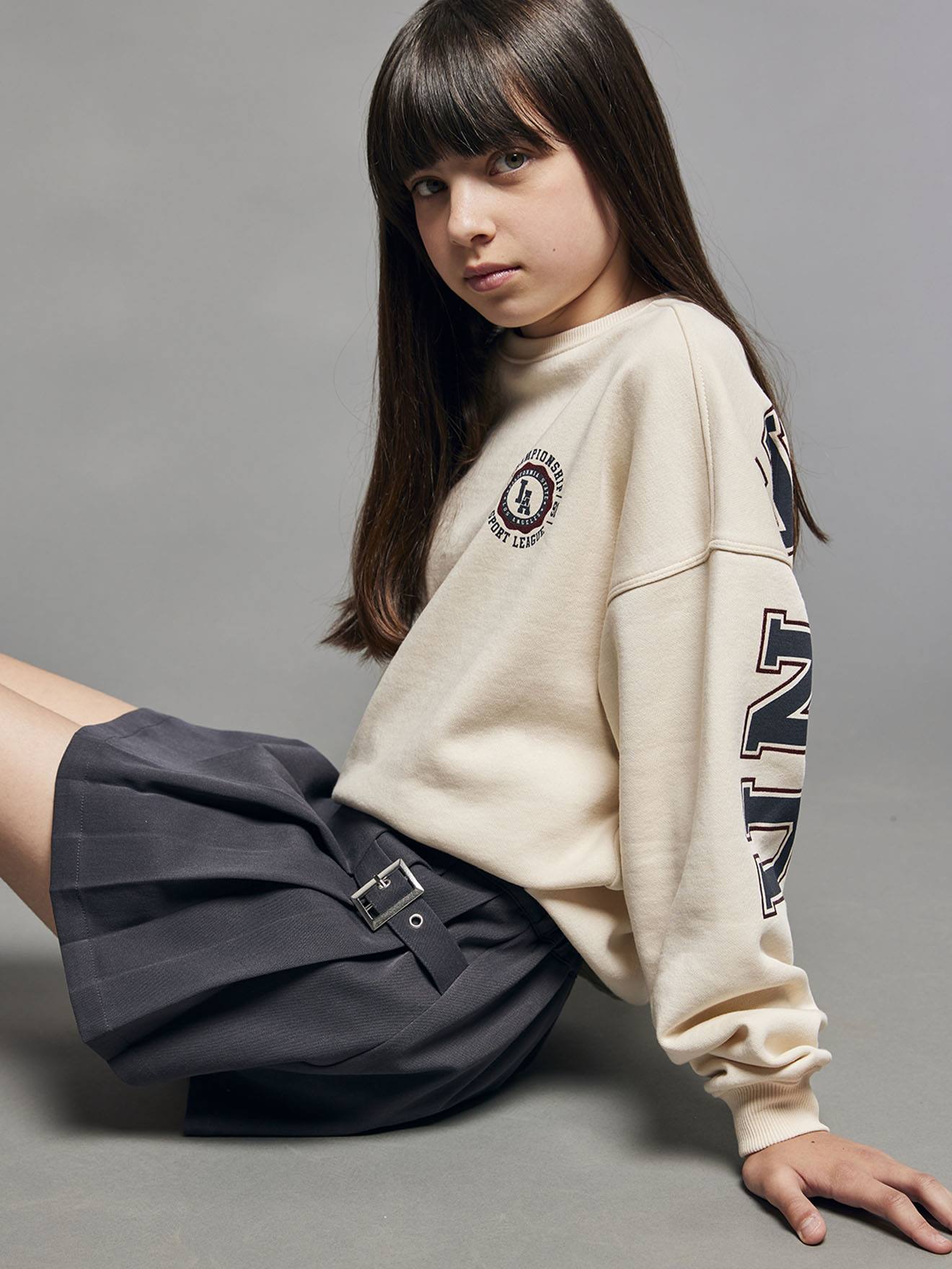 Mädchen Sweatshirt JONEN mit Glitzerbuchstaben hinten