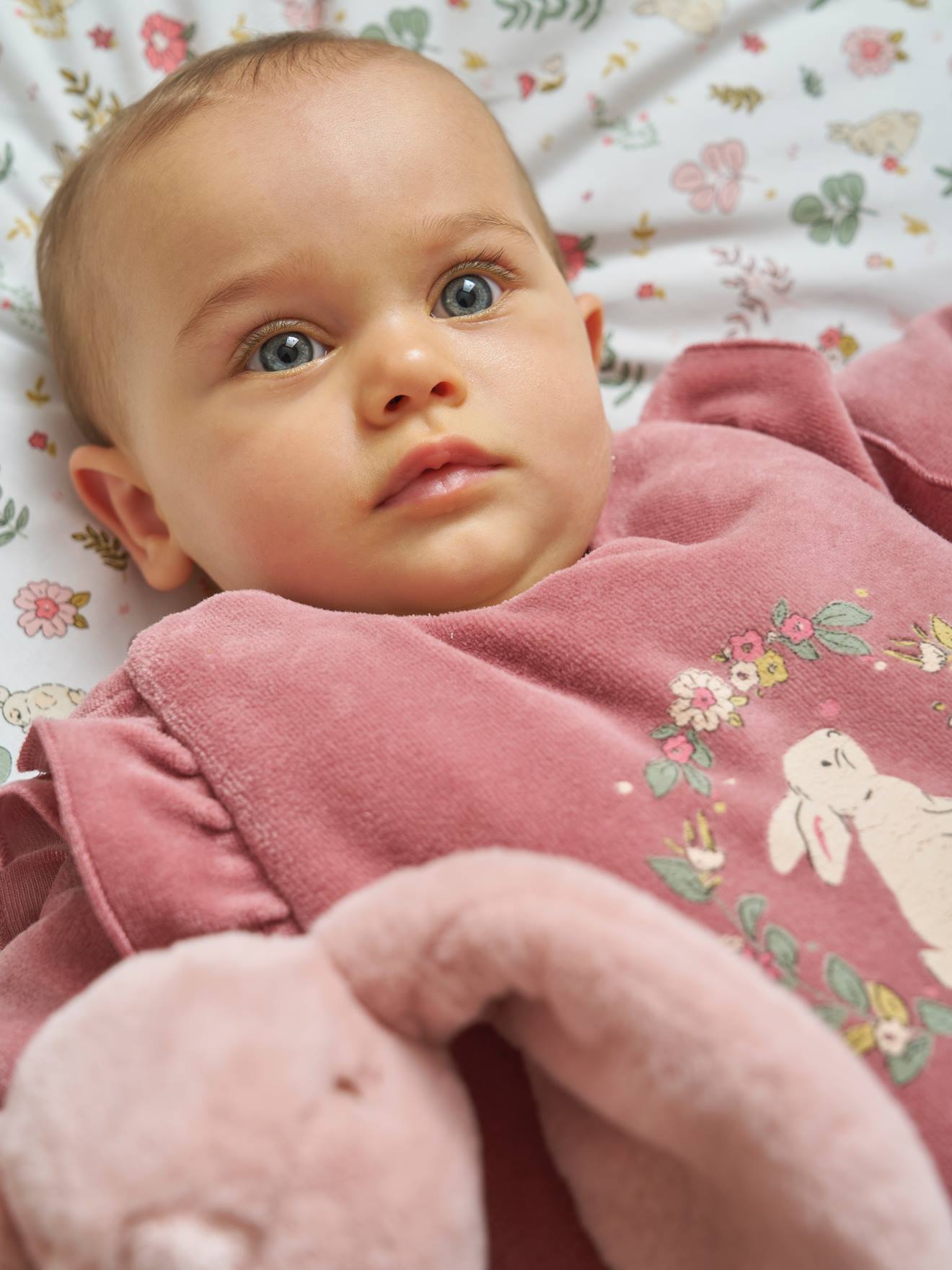 Thumbnail - Baby Winterschlafsack VERZAUBERTER HASE mit Volant & abnehmbaren Ärmeln