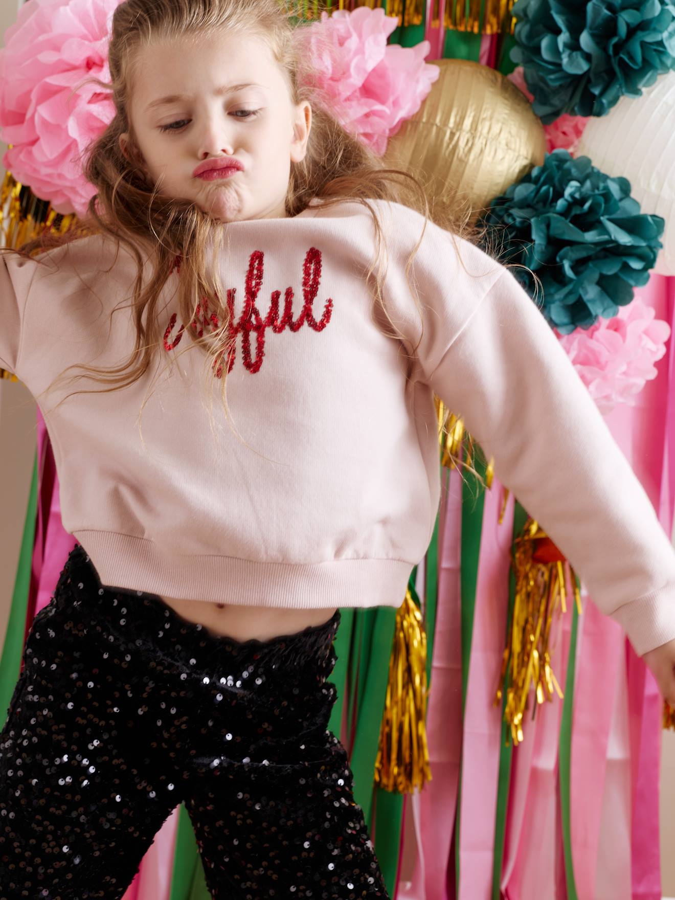 Thumbnail - Mädchen Sweatshirt mit Pailletten und festlichem Schriftzug pudrig