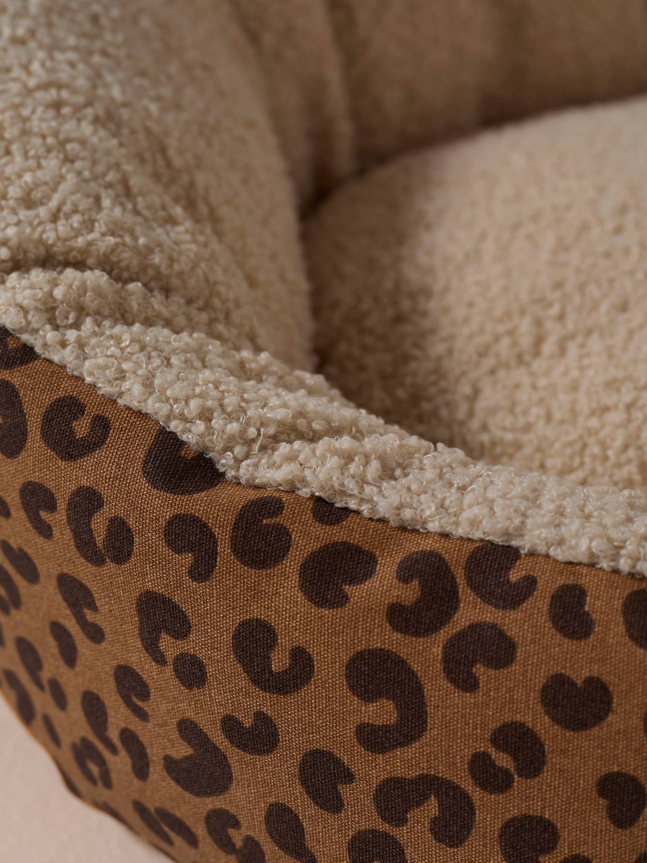 Thumbnail - Haustierbett für Katzen & Hunde mit abnehmbarem Kissen