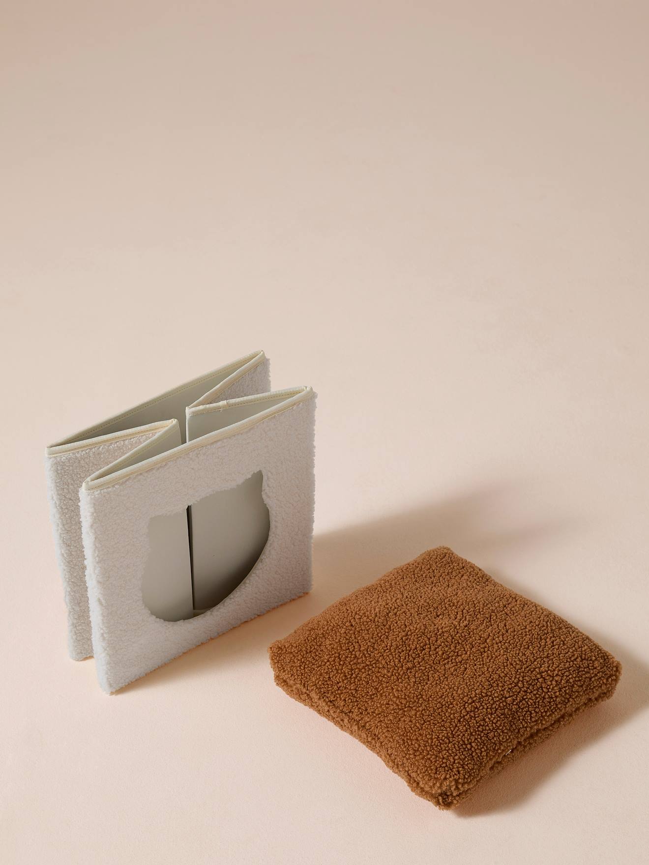 Thumbnail - Katzenhöhle aus Teddyfleece