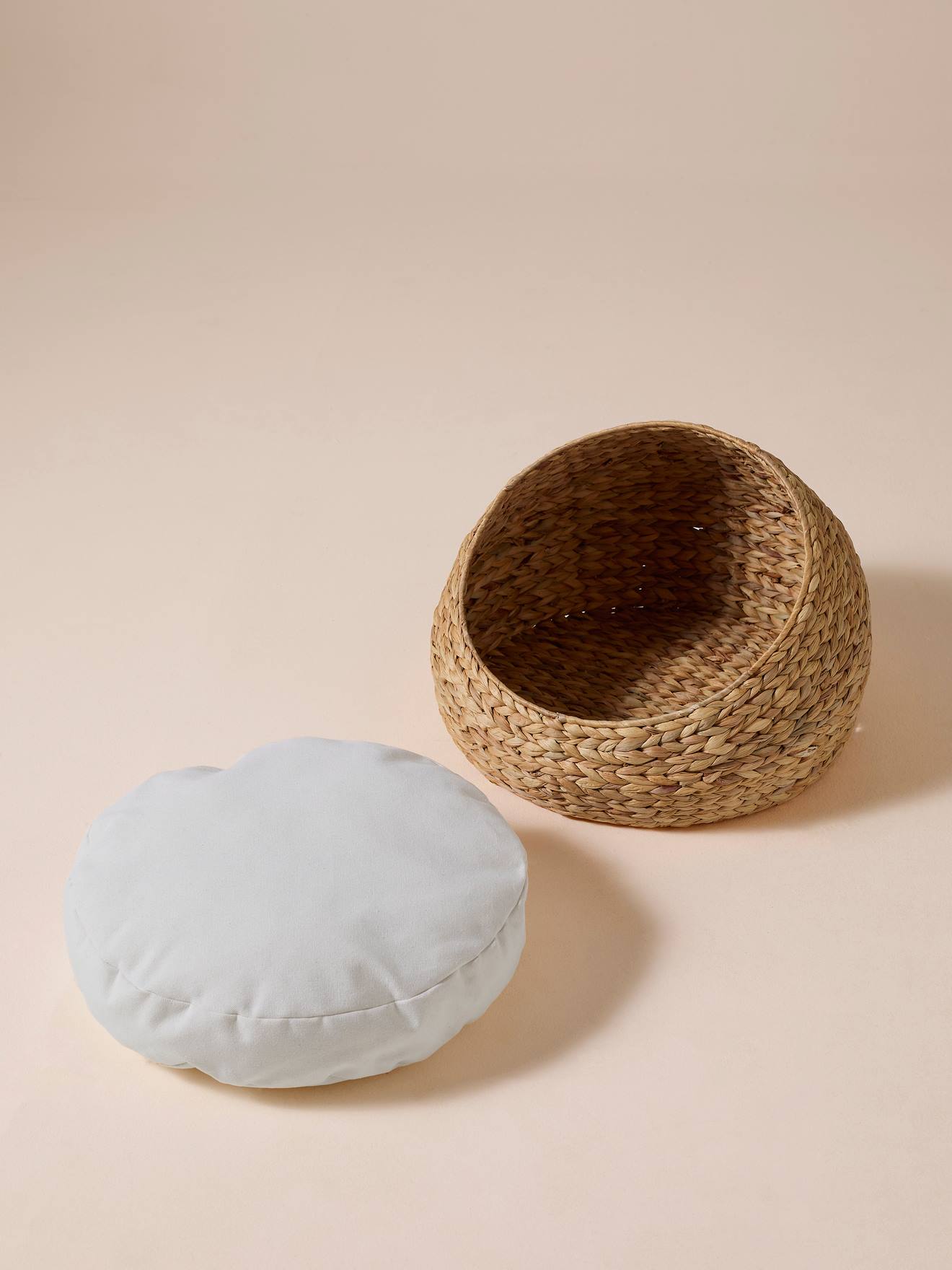 Thumbnail - Ovale Haustierkorb für Katzen und Hunde aus Wasserhyazinthe