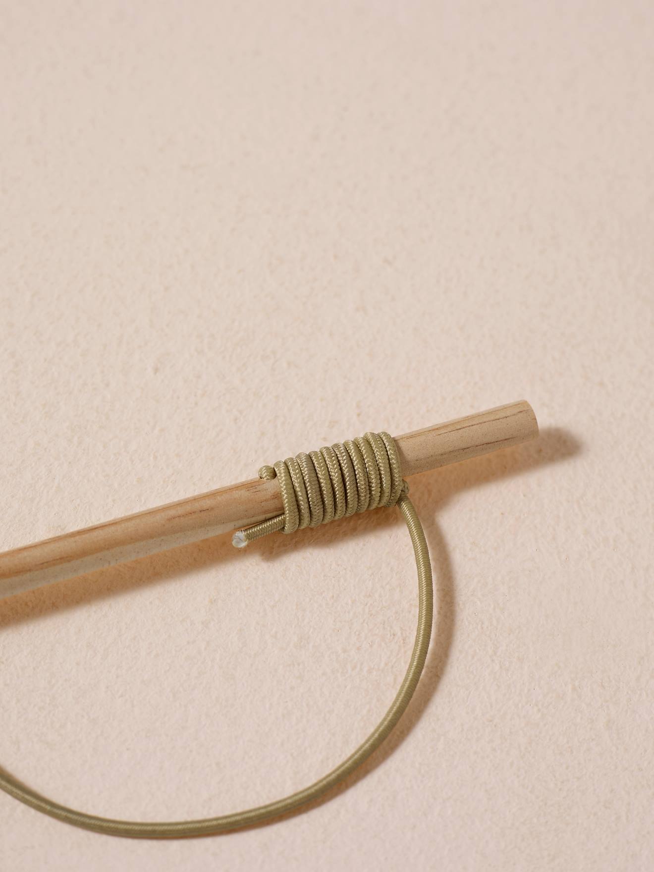 Thumbnail - Katzenangel mit Maus-Spielzeug cappuccino