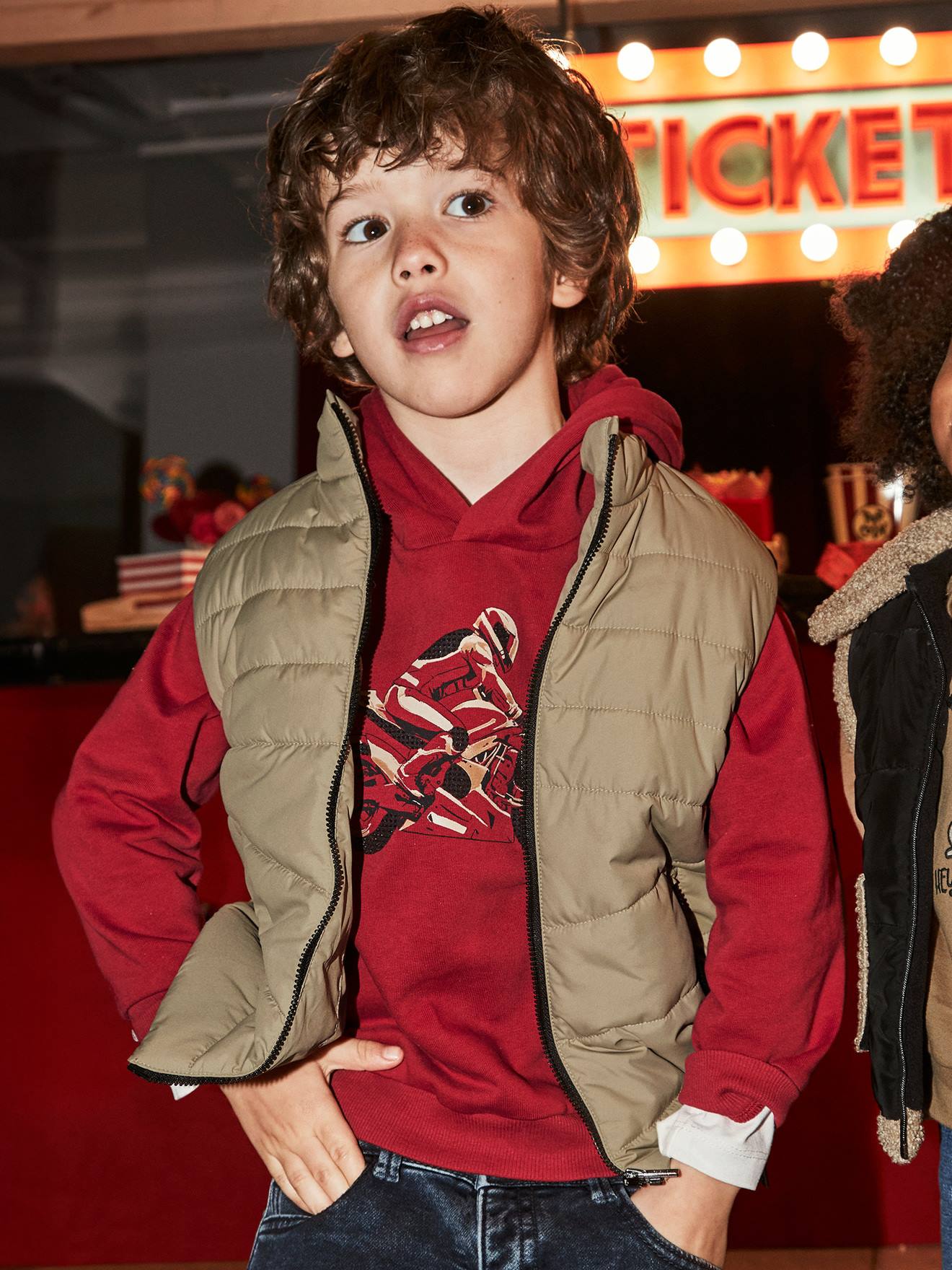 Thumbnail - Jungen Steppweste mit Reißverschlusstaschen Mayoral