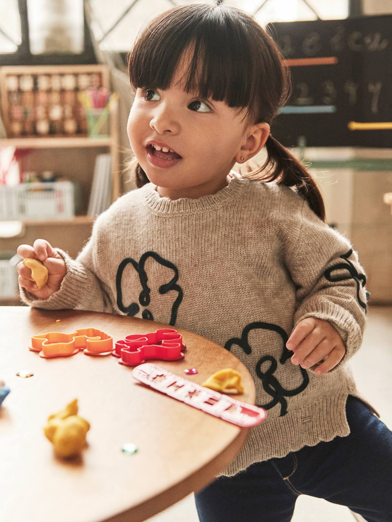 Thumbnail - Mädchen Baby Pullover mit Relief-Blumen Mayoral