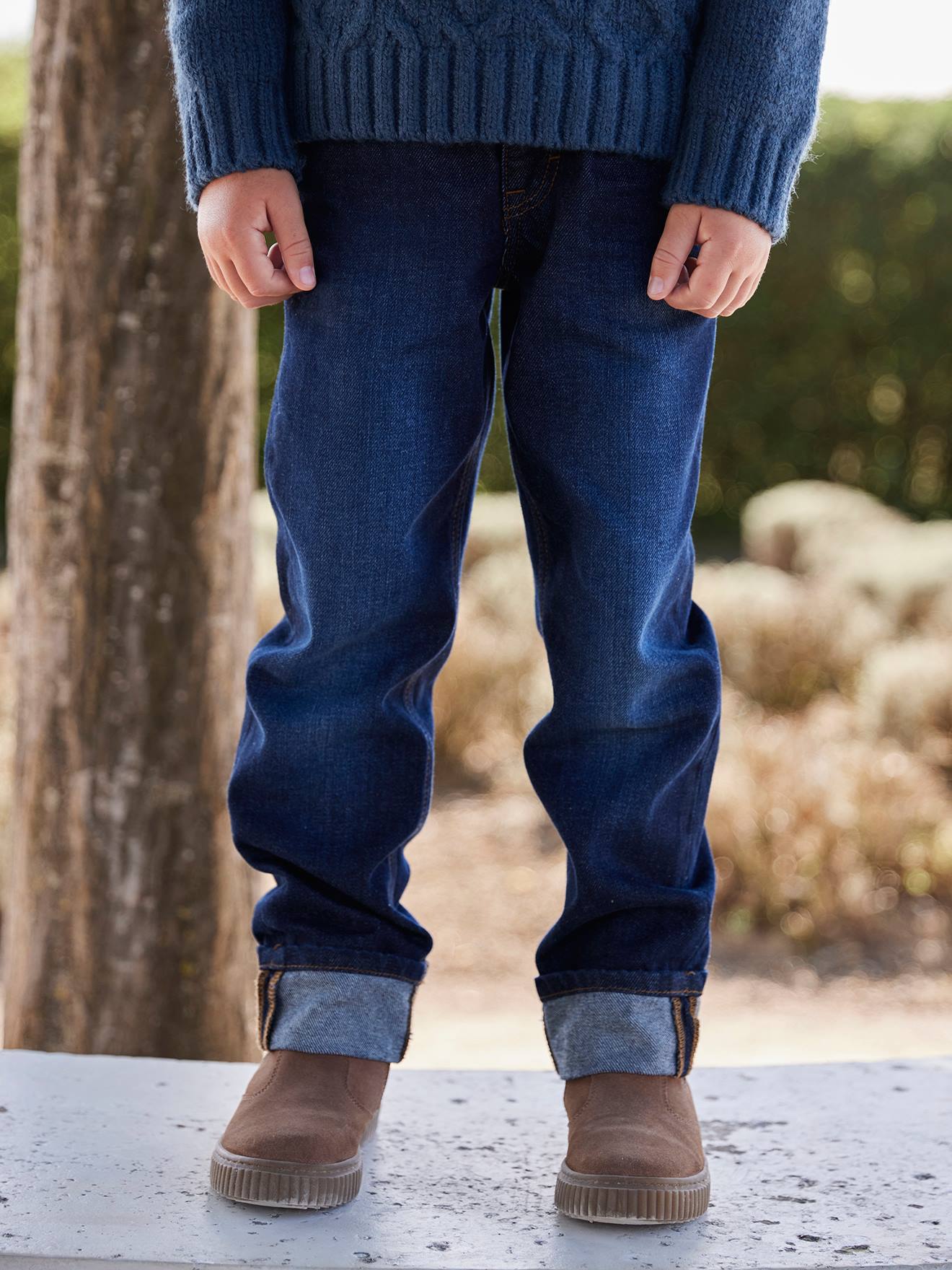 Gerade Jungen Jeans mit Beinaufschlag