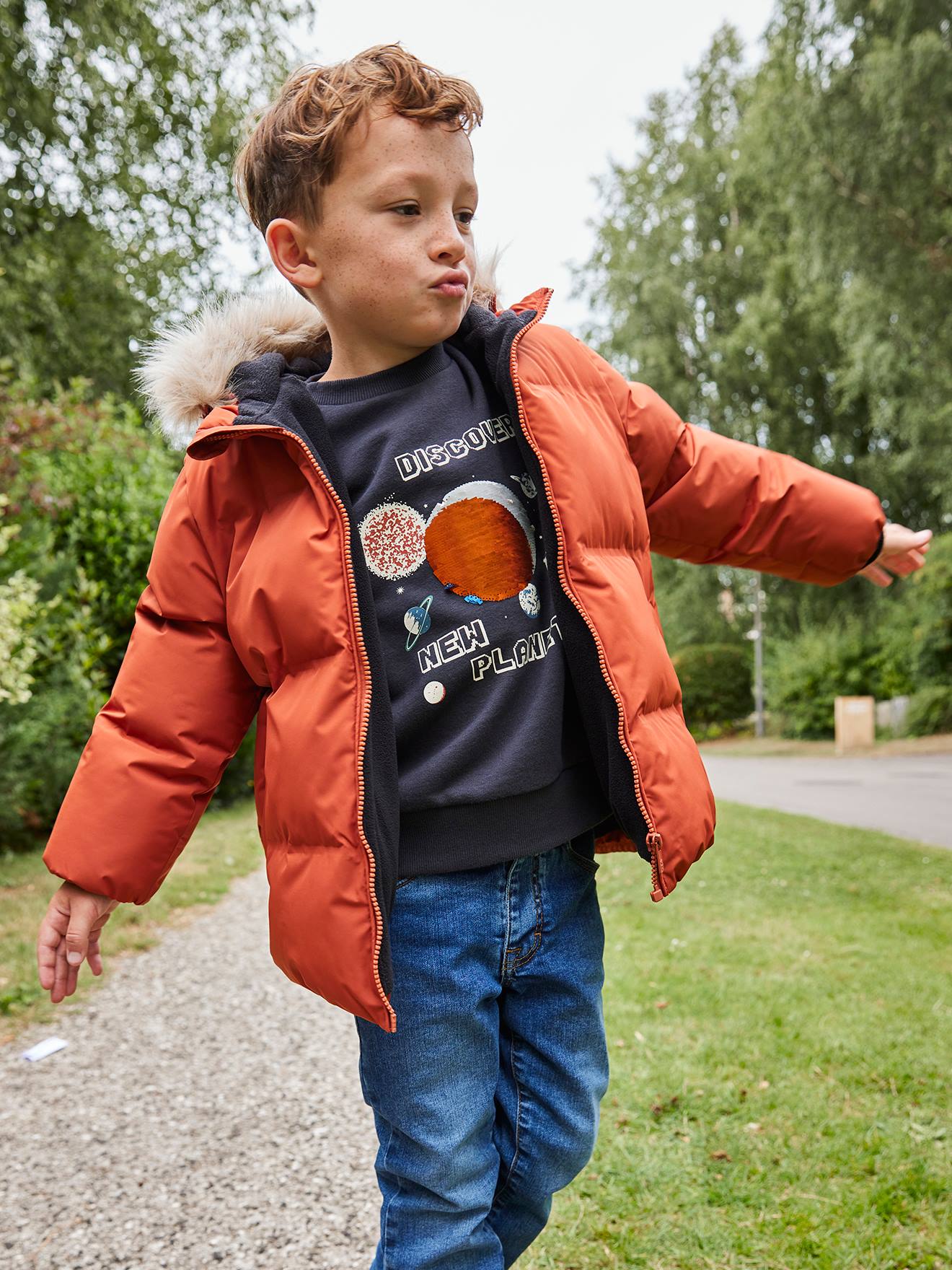 Warme Jungen Winterjacke mit Handschuhen bernstein