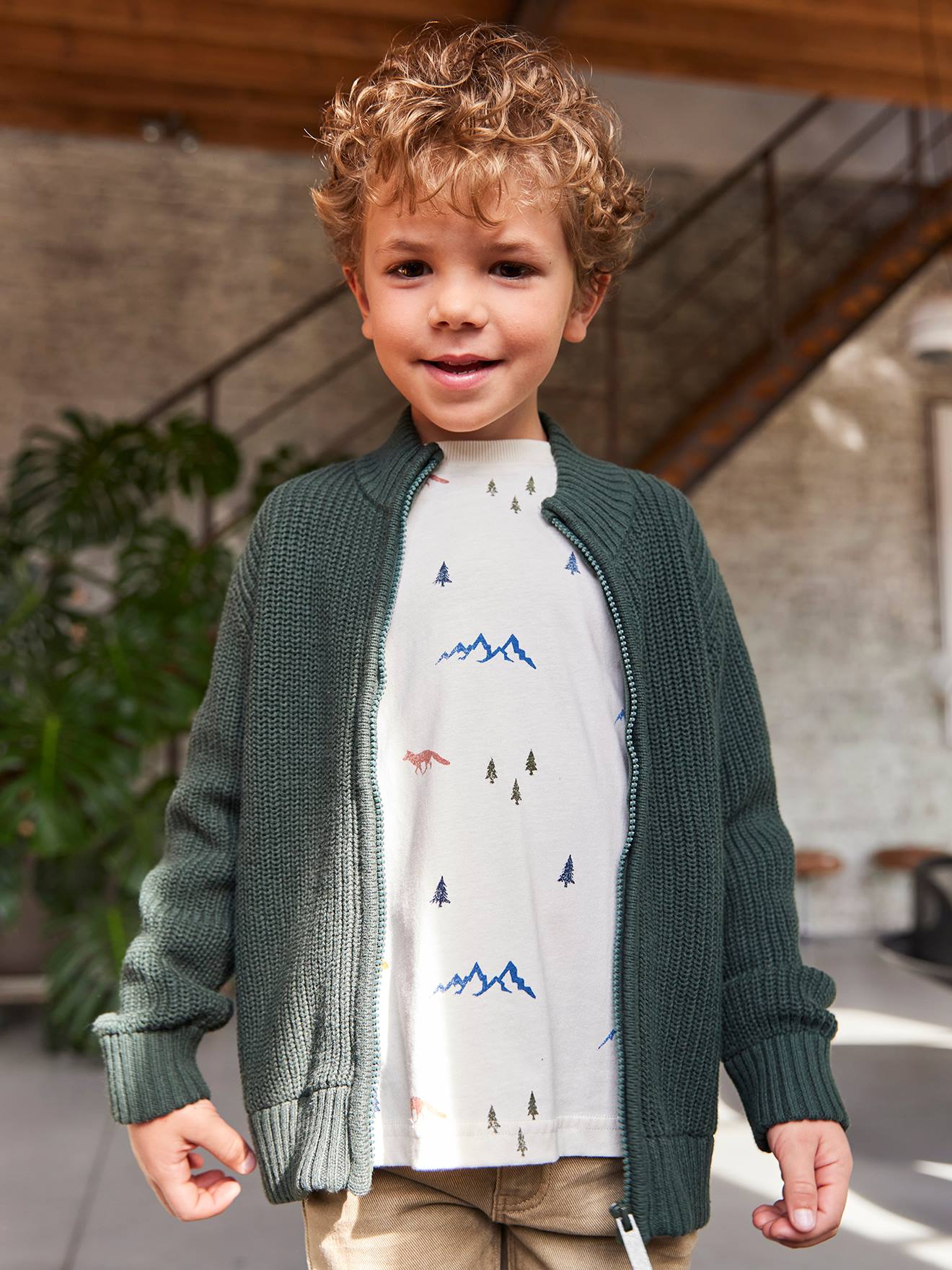Strickjacke mit Stehkragen für Jungen